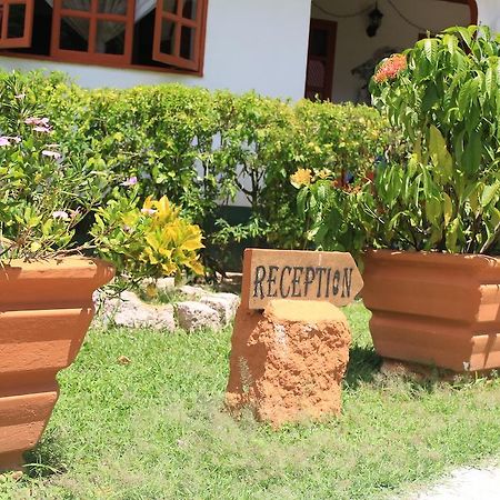 Veronic Self-Catering Guest House La Digue Exterior photo