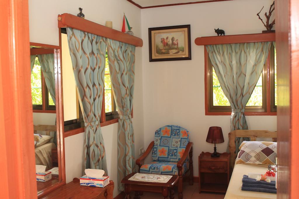 Veronic Self-Catering Guest House La Digue Room photo