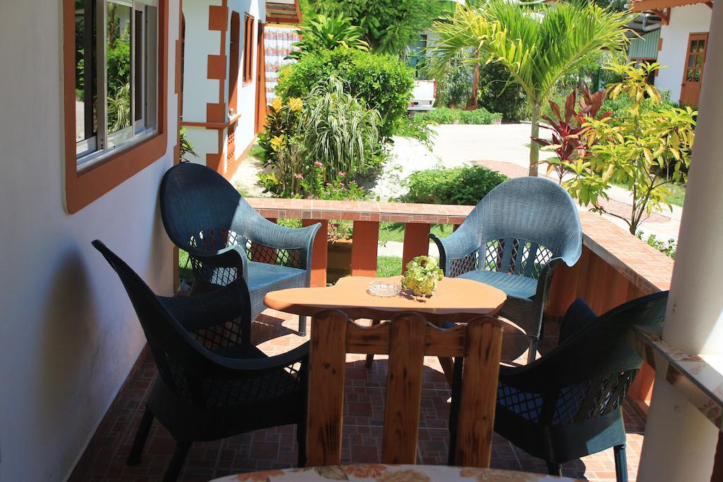 Veronic Self-Catering Guest House La Digue Room photo