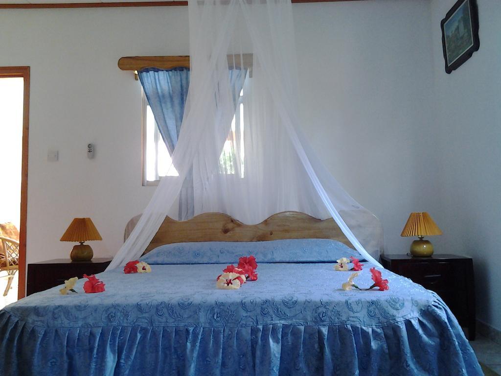 Veronic Self-Catering Guest House La Digue Room photo