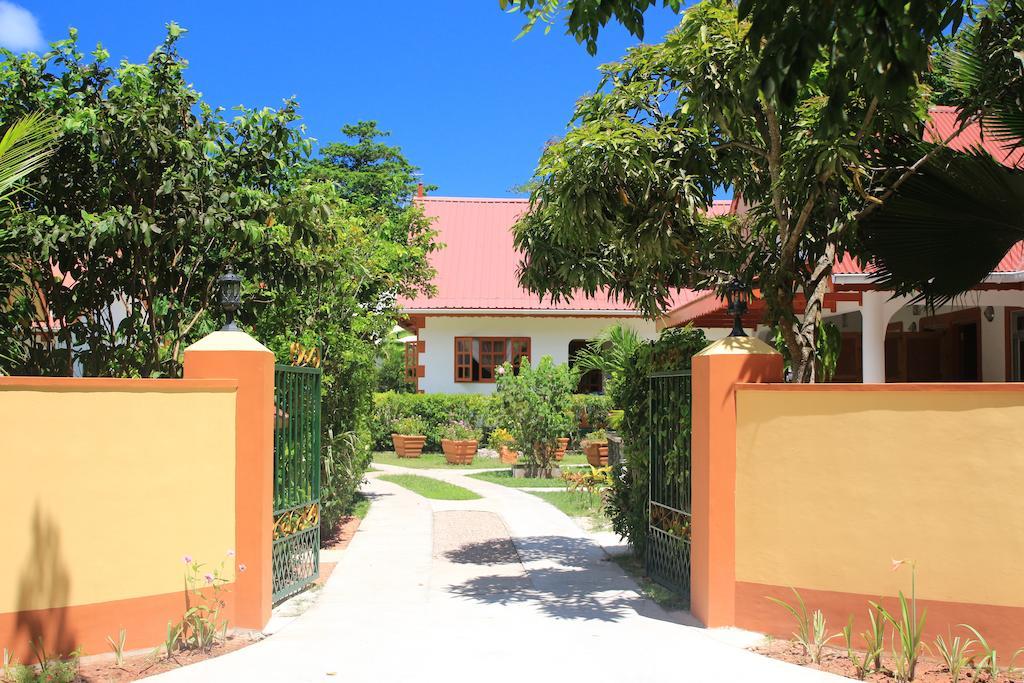 Veronic Self-Catering Guest House La Digue Exterior photo